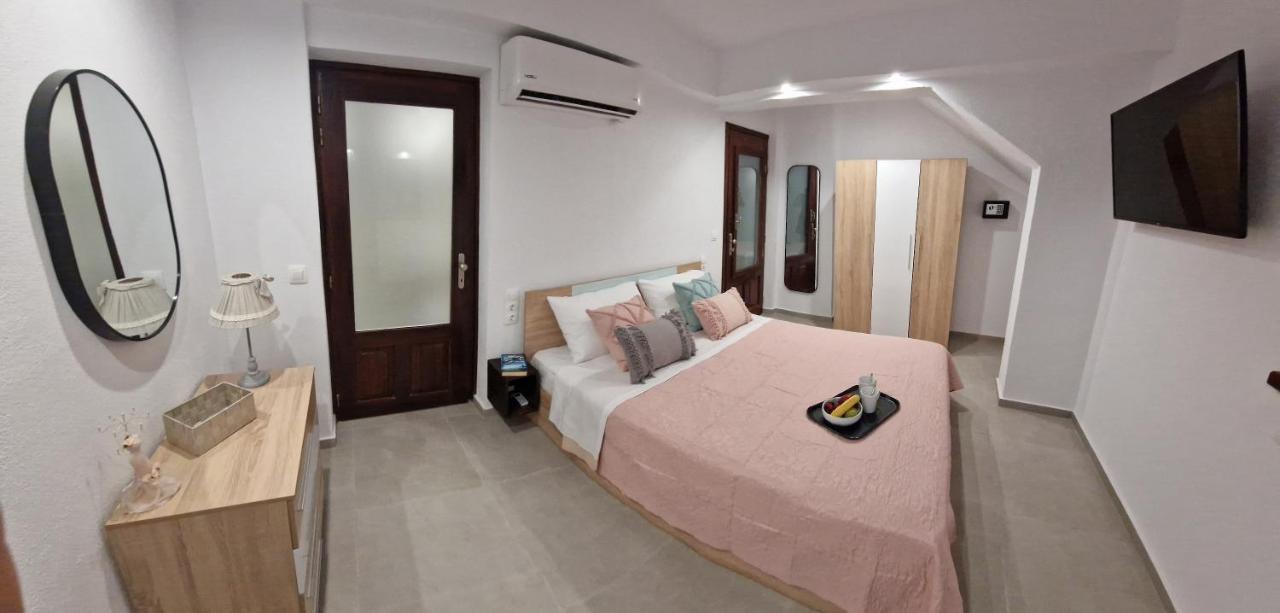 Ferienwohnung Το Στενάκι Skiathos-Stadt Exterior foto